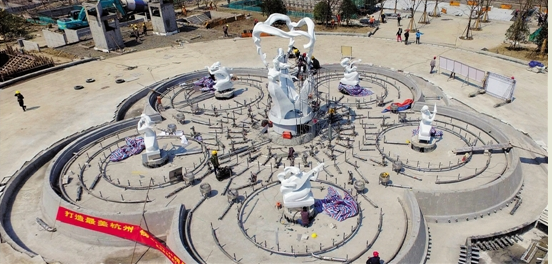 杭州重現(xiàn)地標(biāo)性雕像——八少女，輕歌曼舞展新姿