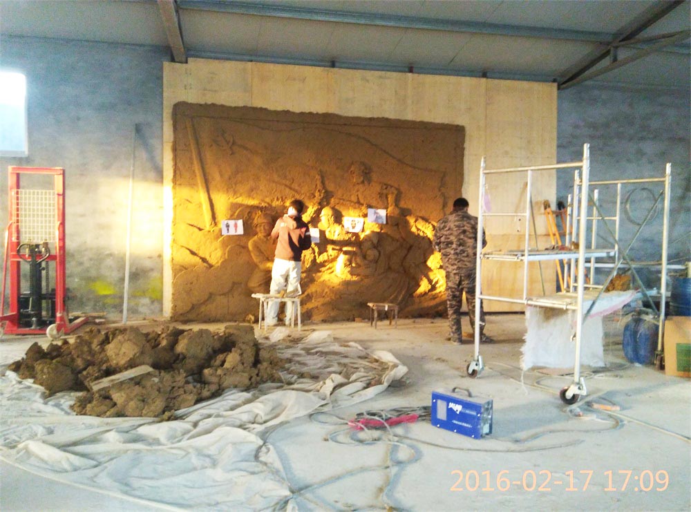 工程公告：消防題材玻璃鋼浮雕泥塑即將完工。