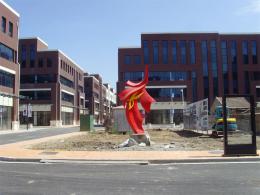 hj1721 不銹鋼雕塑—凌空之剪_青島國際服裝城不銹鋼雕塑、石雕、玻璃鋼雕塑_濱州宏景雕塑有限公司