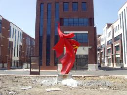 hj1724 不銹鋼雕塑—凌空之剪_青島國際服裝城不銹鋼雕塑、石雕、玻璃鋼雕塑_濱州宏景雕塑有限公司